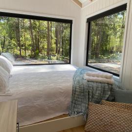 'Chartreuse' Tiny Home on Green Valley Fingerlime Farm，位于Peachester的酒店