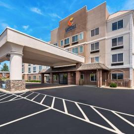 Comfort Inn & Suites Heath - Newark South，位于Heath的酒店