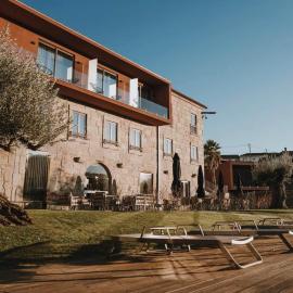 Quinta de Santo António - Country House & Villas，位于马尔科-德卡纳维泽斯的酒店