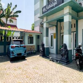 Acintyya Homestay Syariah RedPartner，位于加拉旺的酒店