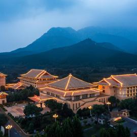 Dengfeng Zhongzhou Huading Hotel，位于登封的酒店