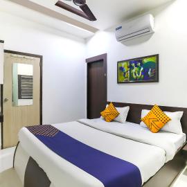 Hotel Atithi - Oposite Shreeji Hospital,位于拉杰果德的酒店