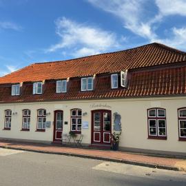 Hotel Das Brückenhaus，位于格吕克斯塔特的酒店