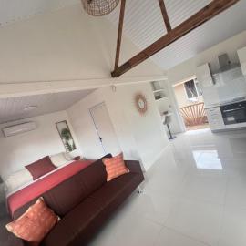Anuarii Lodge Cash only，位于帕皮提的酒店