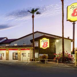 Super 8 by Wyndham Goodyear/Phoenix Area，位于嘉年的酒店