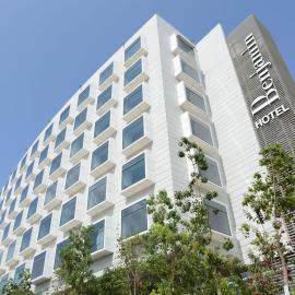 Benjamin Business Hotel，位于荷兹利亚的酒店