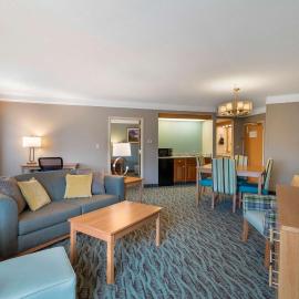 Best Western PLUS Executive Court Inn & Conference Center,位于曼切斯特的酒店
