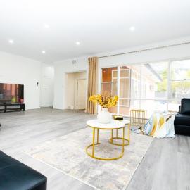 Adelaide Escape and Business-3Bath Full Kitchen Fast Wifi 3TV-for large families and group，位于Glenunga的酒店