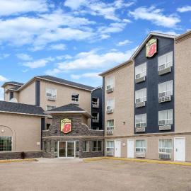 Super 8 by Wyndham Grande Prairie,位于大草原城的酒店