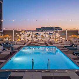 Hilton Buena Park Anaheim，位于博伟公园的酒店