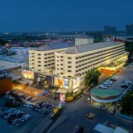 Star Convention Hotel，位于罗勇的酒店