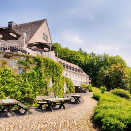 Welcome Hotel Meschede Hennesee，位于梅舍德的酒店