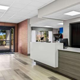 Clarion Pointe Franklin - Nashville Area，位于富兰克林的酒店