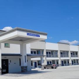 Platinum Inn 99 and Morton Ranch，位于凯蒂的酒店