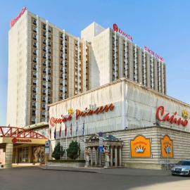 Ramada by Wyndham Sofia City Center，位于索非亚的酒店