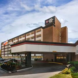 Best Western Plus Kansas City Sports Complex Hotel,位于堪萨斯城的酒店