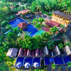 Anelasplace Freshwater Resort，位于Calamundingan的酒店
