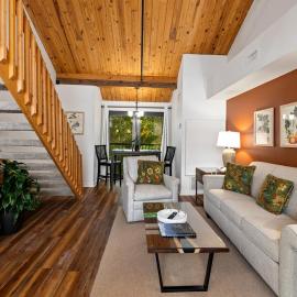 Mountain Inn Lodge 58 with Wintergreen Advantage，位于Wintergreen的酒店