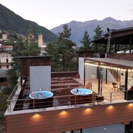 Hotel Ushba in Mestia，位于梅斯蒂亚的酒店