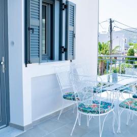 Seaside Apartments，位于Emporeios的酒店