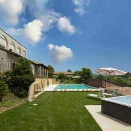 Luce Boutique Hotel，位于Fortunago的酒店
