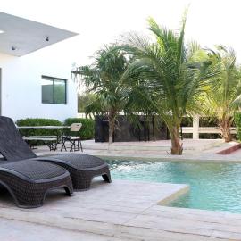 Villas Miland - San Benito Beach，位于San Benito的酒店