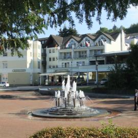 Hotel garni Am Brunnenplatz，位于格罗尔斯泰因的酒店