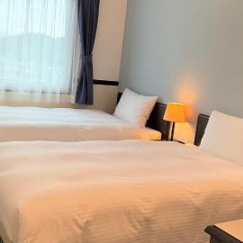 Toyoko Inn Niihama Ekimae，位于新居滨市的酒店