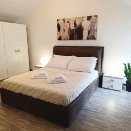 Este-Padova Suite storica Torre civica，位于埃斯泰的酒店