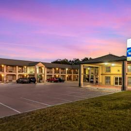 Best Western Executive Inn，位于Hallettsville的酒店