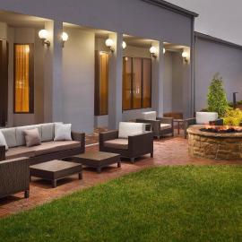 Courtyard Charlotte SouthPark，位于夏洛特的酒店