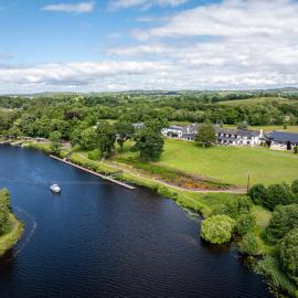 Killyhevlin Lakeside Hotel & Lodges，位于恩尼斯基林的酒店