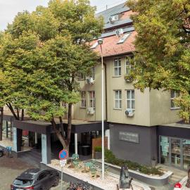 Hotel Unicornis，位于埃格尔的酒店