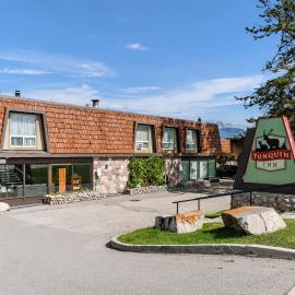 Tonquin Inn，位于贾斯珀的酒店