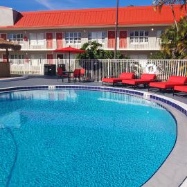 Vero Beach Inn & Suites Vero Beach I-95,位于维洛海滩的酒店