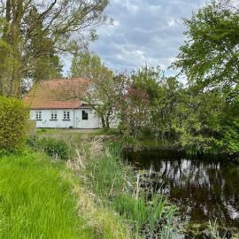 Æblehuset- landhus med fred&ro lige ved gadekæret，位于Errindlev的酒店