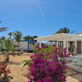 Vilas Praia de Chaves Deluxe house sol y mar，位于Rabil的酒店