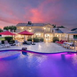 LeFairview Chateau- Pickleball Heated Pool Jacuzzi，位于吉尔伯特的酒店