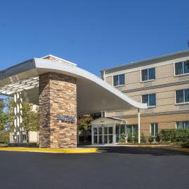 Fairfield Inn & Suites Dulles Airport，位于斯特灵的酒店