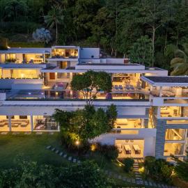 Villa Spice : Sublime Luxury Five Star Villa，位于纳通市的酒店