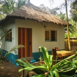Bungalow accés direct plage privée "Plage tropicale Chez Jack et Régine"，位于大巴萨姆的酒店