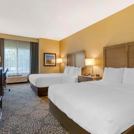 Best Western Columbia River Waterfront Hotel Astoria，位于阿斯托里亚的酒店