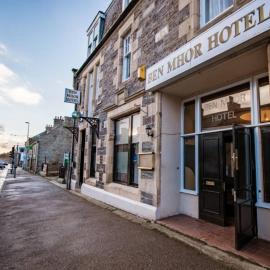 The Ben Mhor Hotel, Bar & Restaurant，位于斯佩河畔格兰敦的酒店