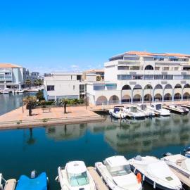 La Perle Marine, Cosy et rénové, 200 m de la plage, 1 chambre, parking et Wifi，位于塞特港的酒店