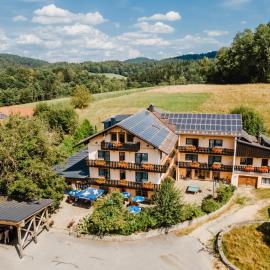 Landhotel Neuhof，位于Zenting的酒店
