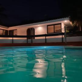 Casa estilo suizo cerca del mar，位于Tierra Mala的酒店