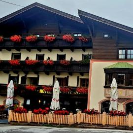Hotel Restaurant Liesele Sonne,位于皮茨河谷圣莱昂哈德的酒店