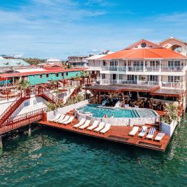 Tropical Suites Hotel,位于博卡斯德尔托罗的酒店
