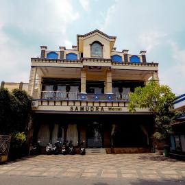 Samudra Hotel，位于哲帕拉的酒店