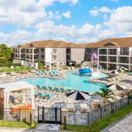 Courtyard by Marriott Orlando Lake Buena Vista at Vista Centre，位于奥兰多的酒店